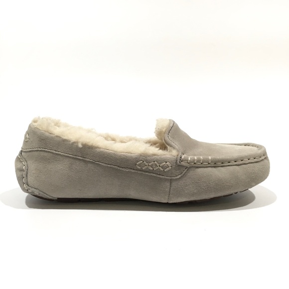 UGG Ansley Moccasin Slippers -Light Grey Waterproof Suede -Women’s US 6 -NEW - Picture 4 of 8